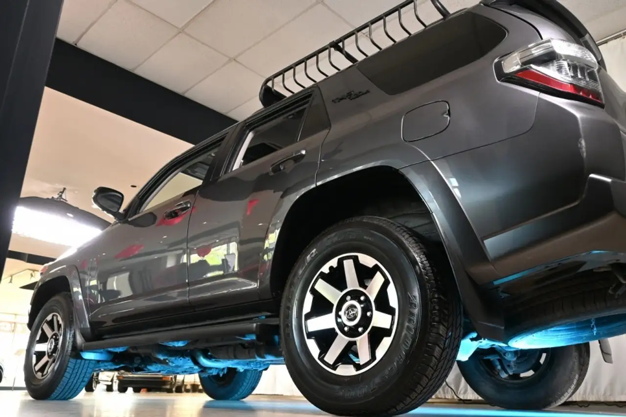 Toyota 4-Runner снимка Toyota 4-Runner