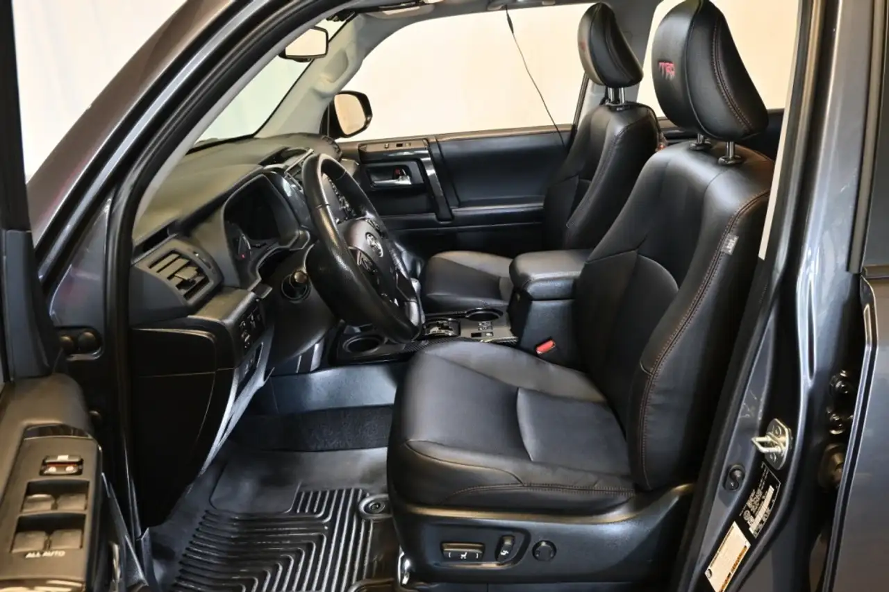 Toyota 4-Runner снимка Toyota 4-Runner