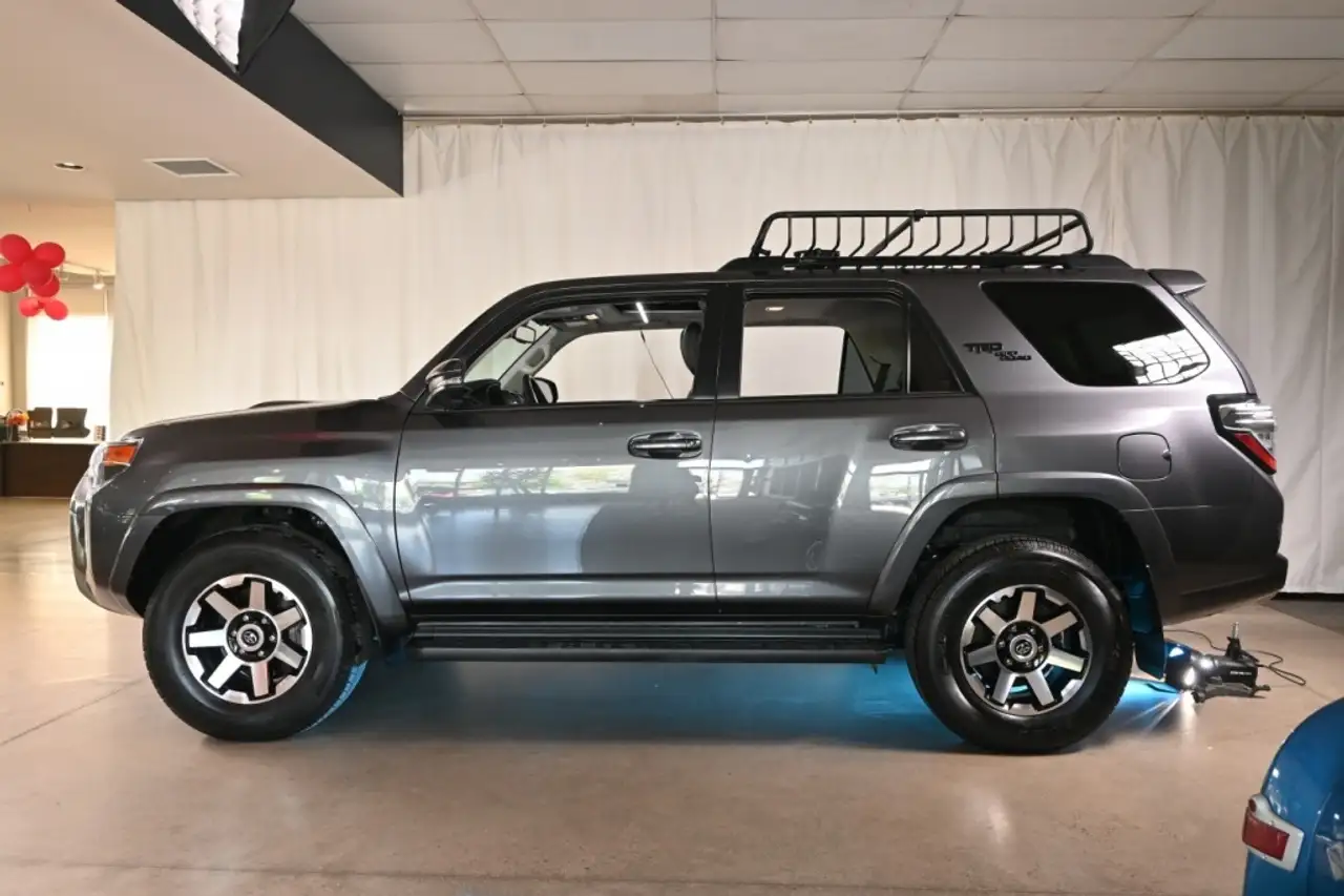 Toyota 4-Runner снимка Toyota 4-Runner