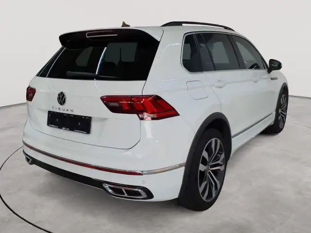 Volkswagen Tiguan view 4