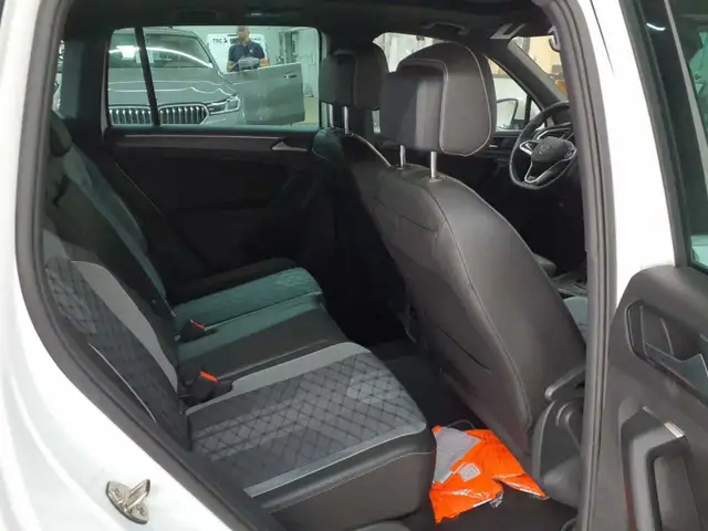 Volkswagen Tiguan view 14