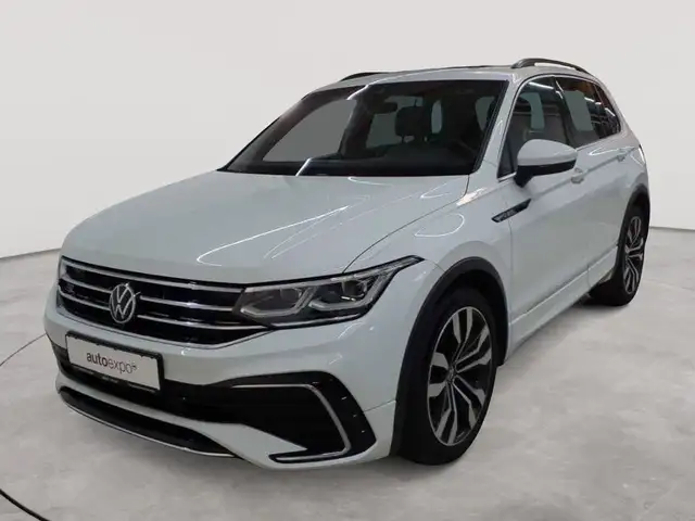Volkswagen Tiguan view 2