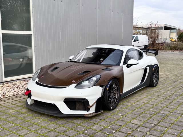 Imagine Porsche Cayman GT4 RS CS Rennwagen