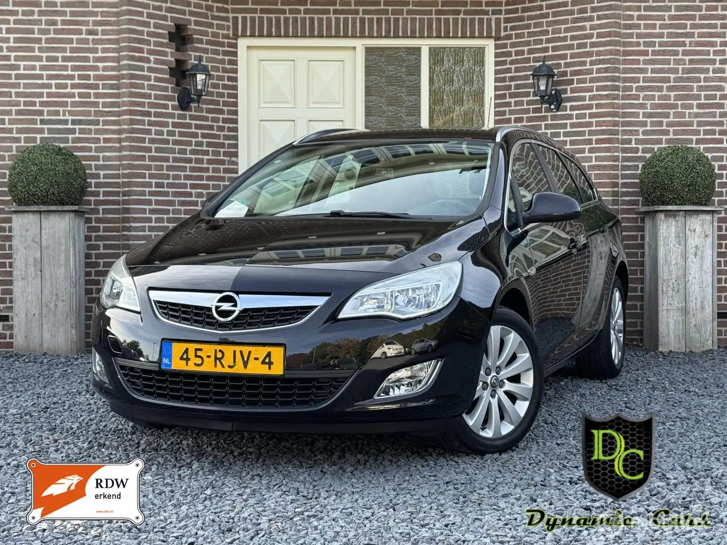 Opel Astra Sports Tourer 1.4 T Sport *Trekh *Clima *Parksnr Zwart - 1