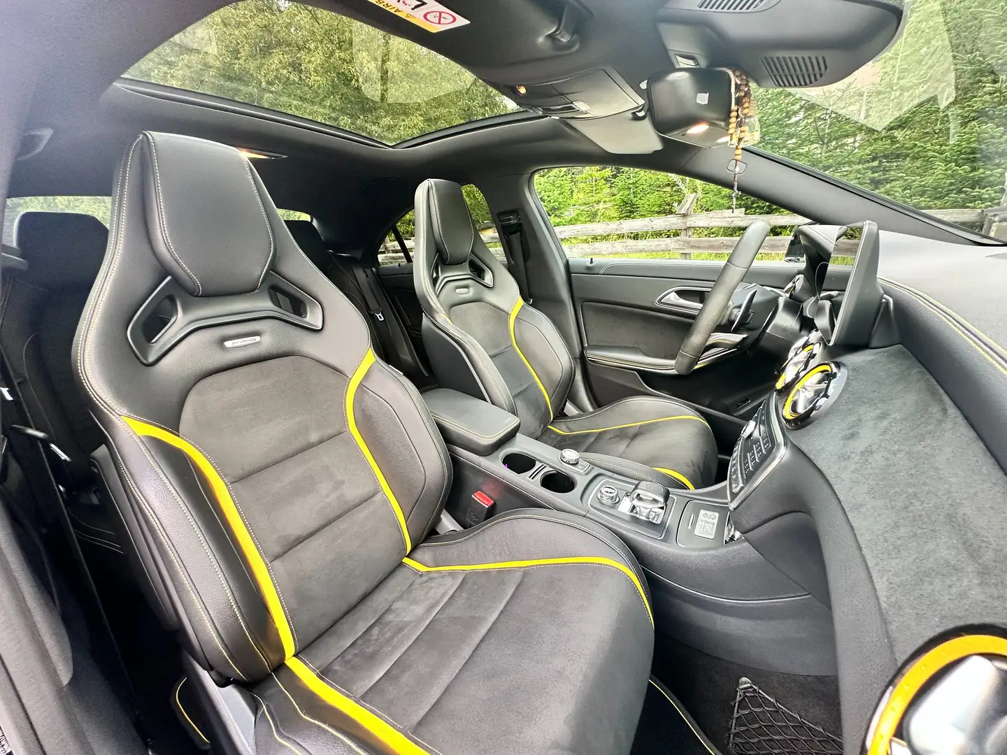 Mercedes-Benz CLA 45 AMG AMG CLA 45 "Yellow Night Edition 1" Černá - 1