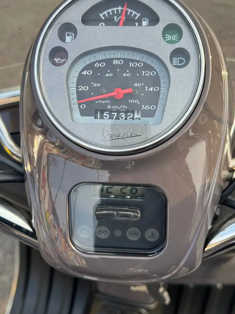 Vespa GTV 300 Beige - 1