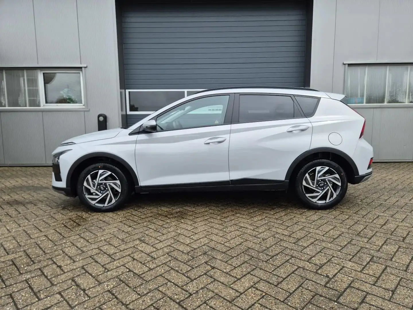 Hyundai BAYON Trend 1.0 T-GDI 90PS Klimaautomatik Rückf.Kamer... Grau - 2