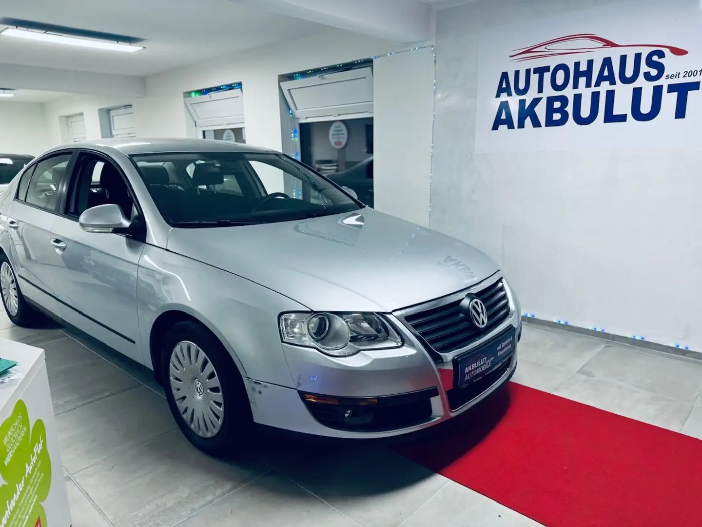 Volkswagen Passat Trendline TDI BlueMotion*Finanzierung+Garantie* Grijs - 1