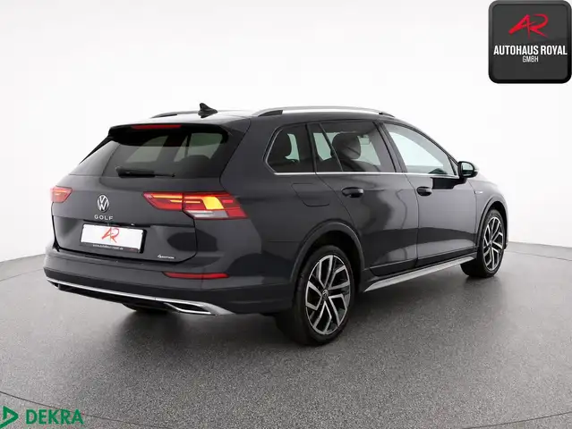 Volkswagen Golf view 5