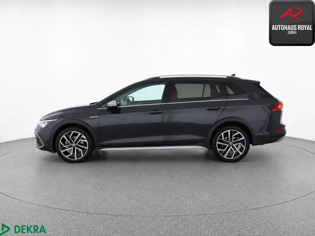 Volkswagen Golf view 2