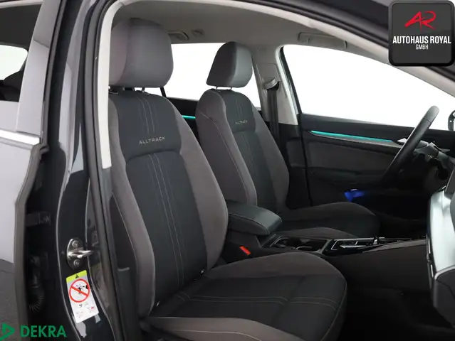 Volkswagen Golf view 11