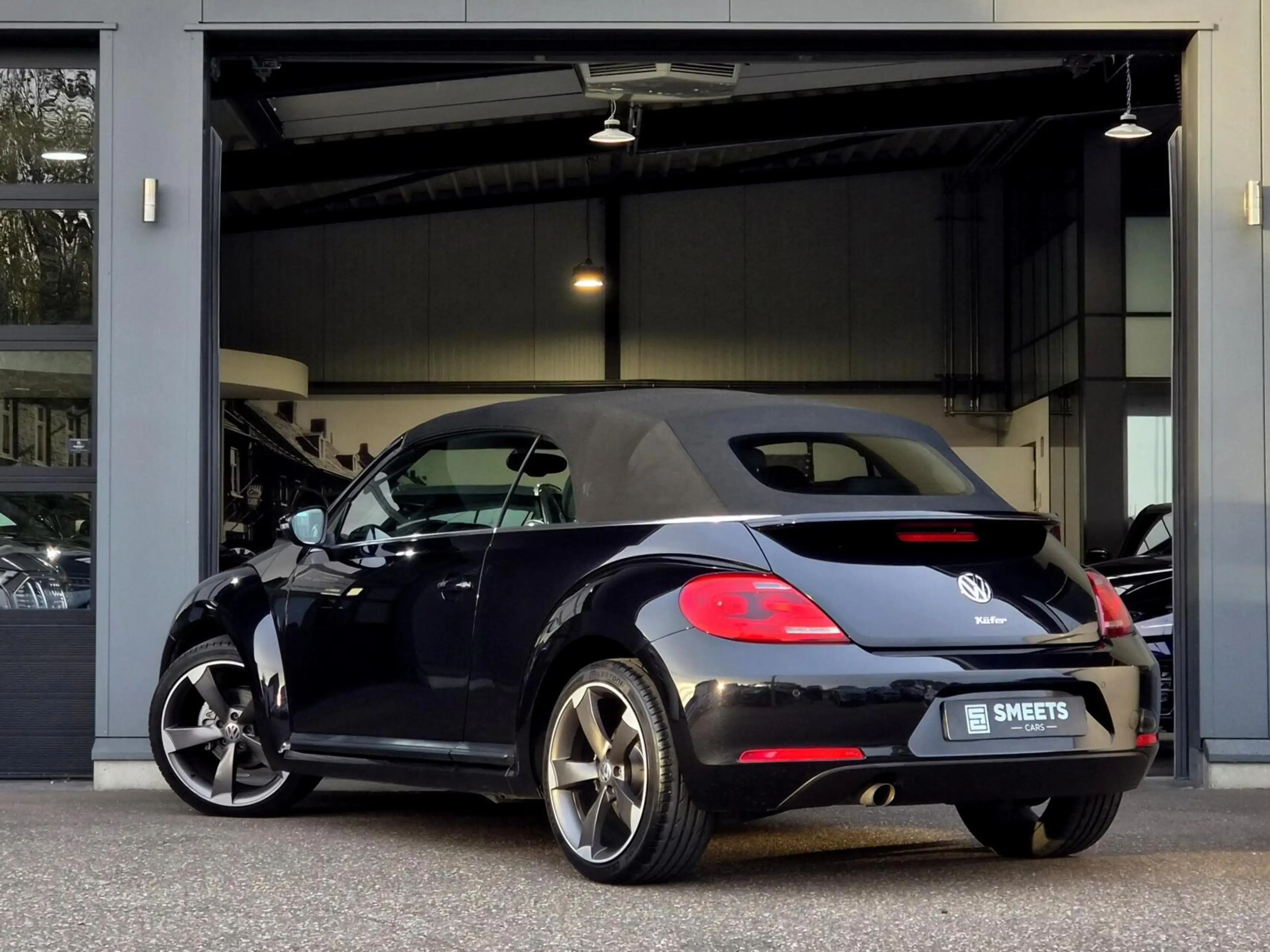 Volkswagen Beetle Cabriolet 1.2 TSI Design — photo 35