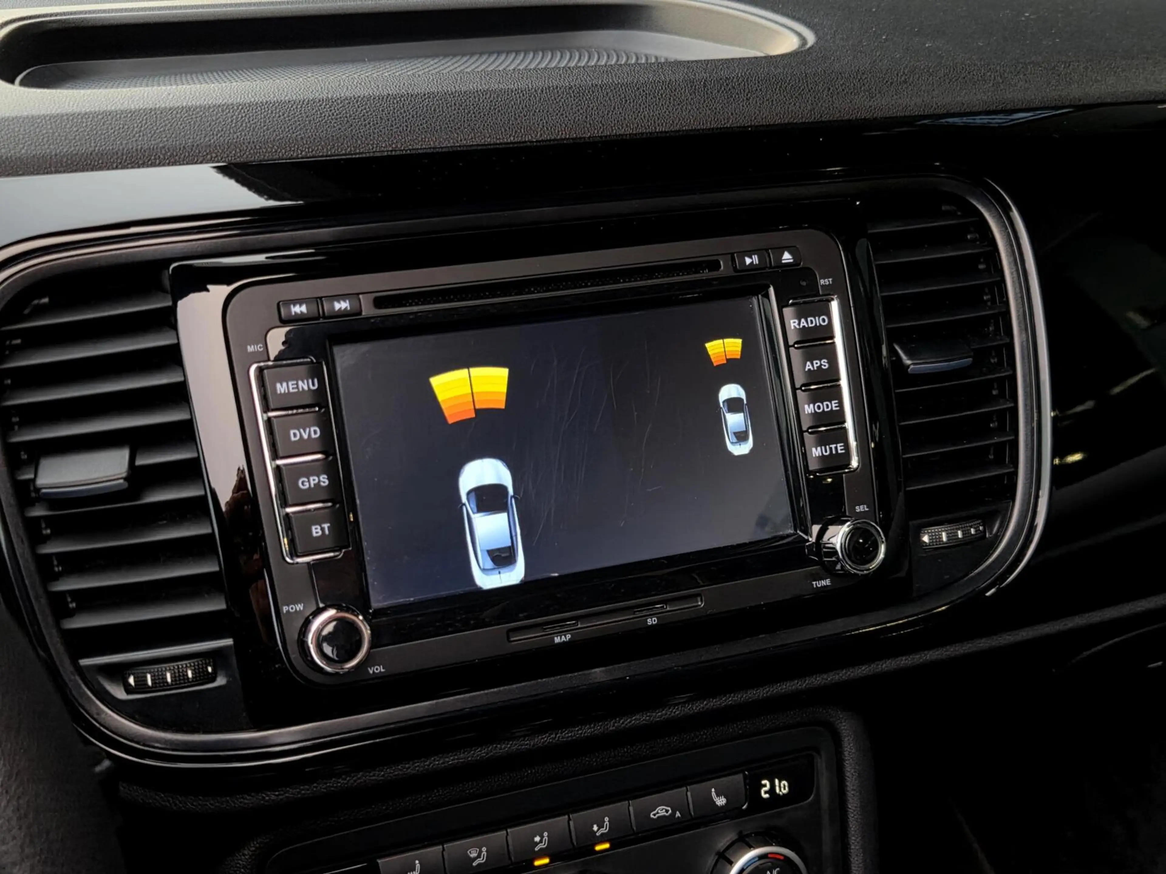 Volkswagen Beetle Cabriolet 1.2 TSI Design — photo 11