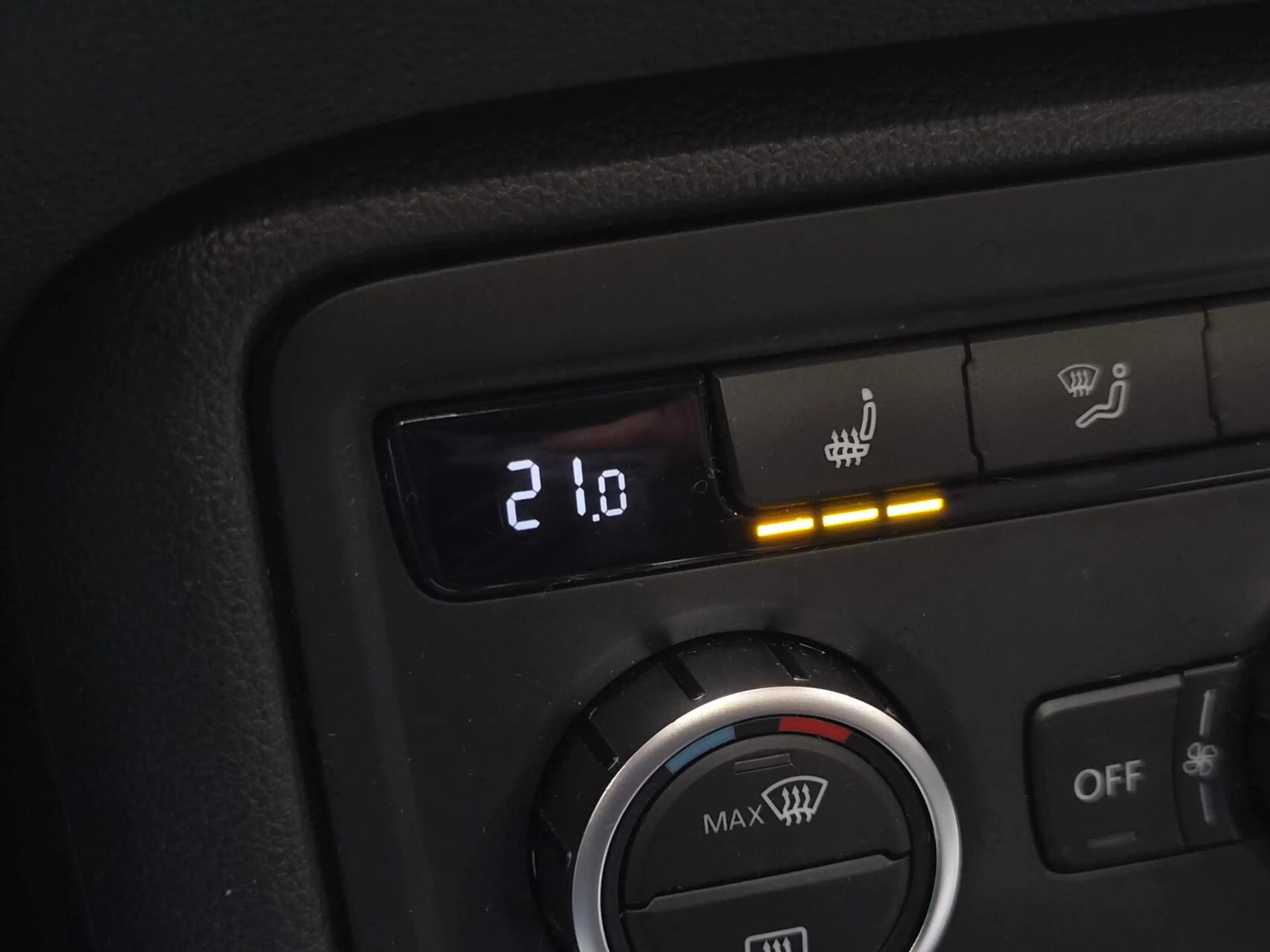 Volkswagen Beetle Cabriolet 1.2 TSI Design — photo 28
