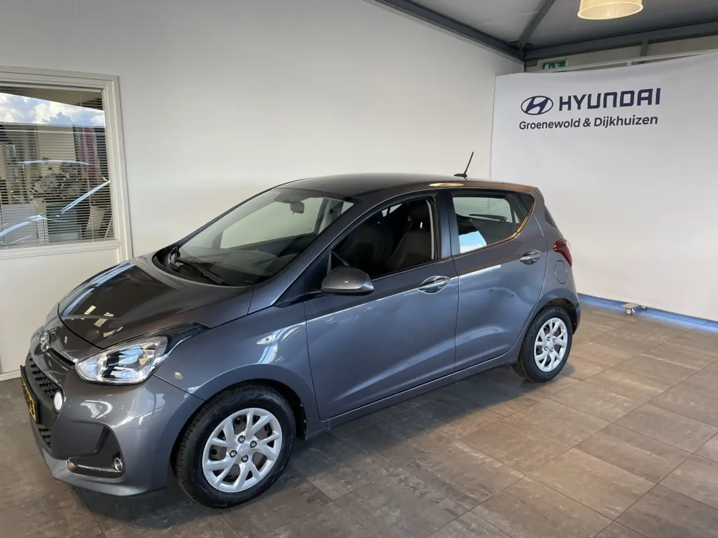 Hyundai i10 1.0i Comfort Grigio - 2