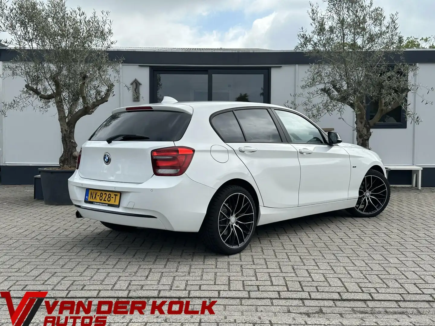BMW 116 1-serie 116i Executive Automaat Airco Lichtmetaal Білий - 2