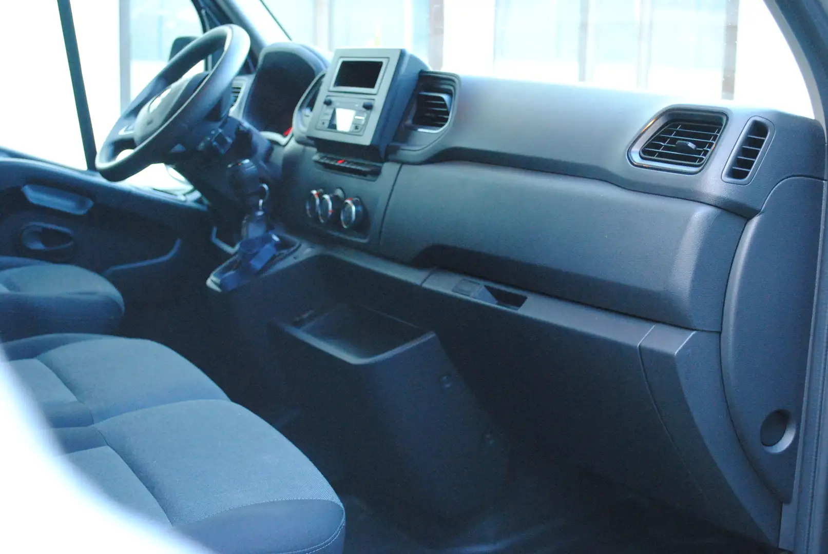 Renault Master Master dCi 135 Blue dCi 135 L2H2 VA Basis Silber - 2