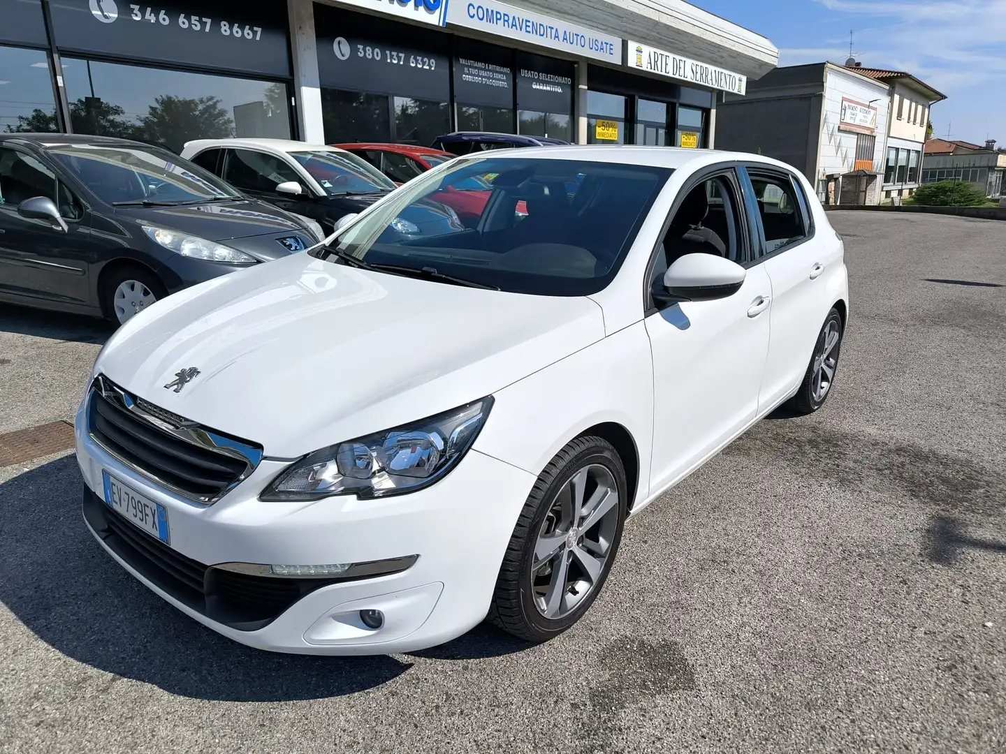 Peugeot 308 1.6 e-hdi 8v Business *GANCIO TRAINO* Bianco - 1