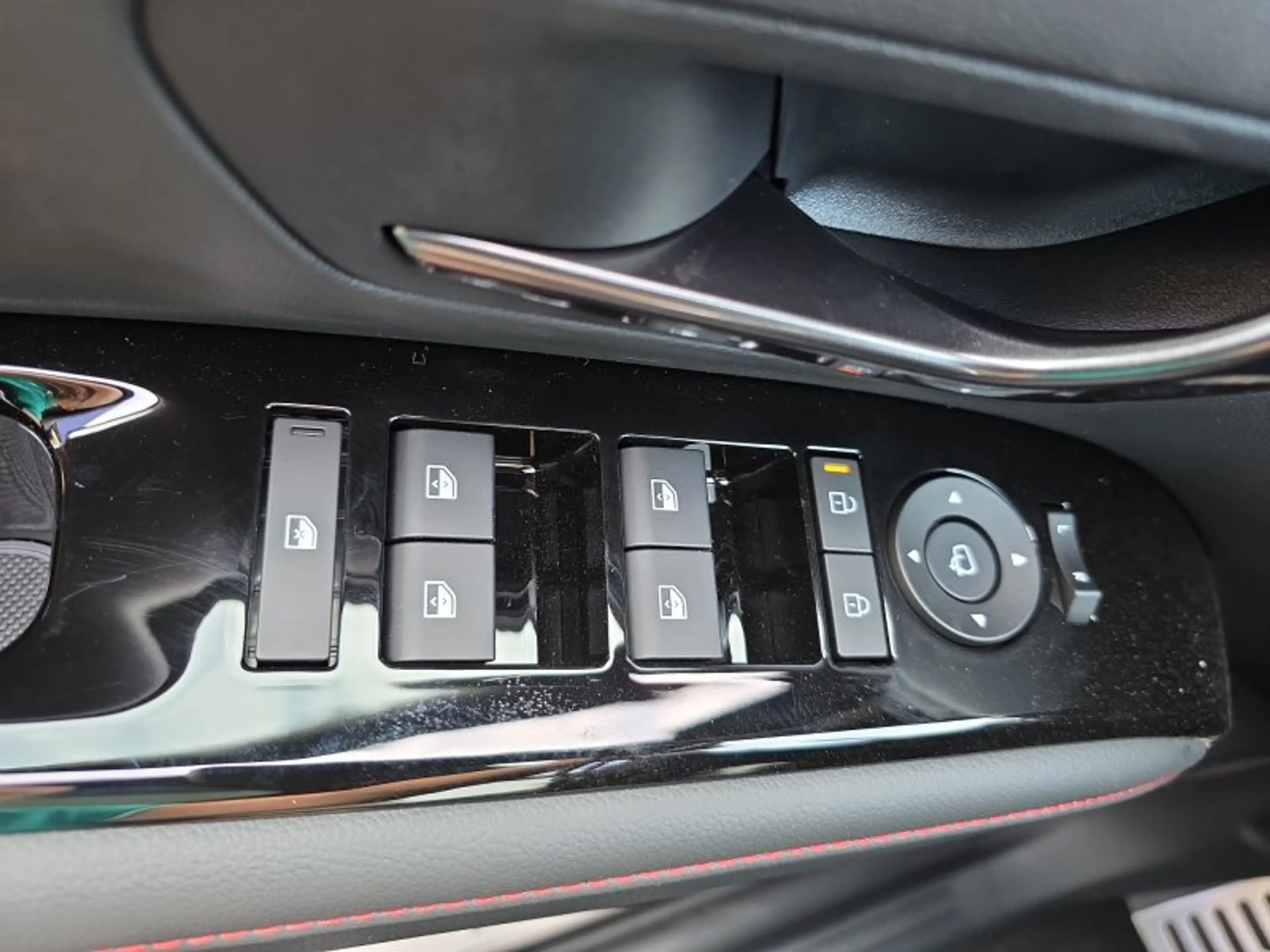 Hyundai TUCSON 1,6T HEV 4WD N Line X UPE=56000 Euro! — photo 24