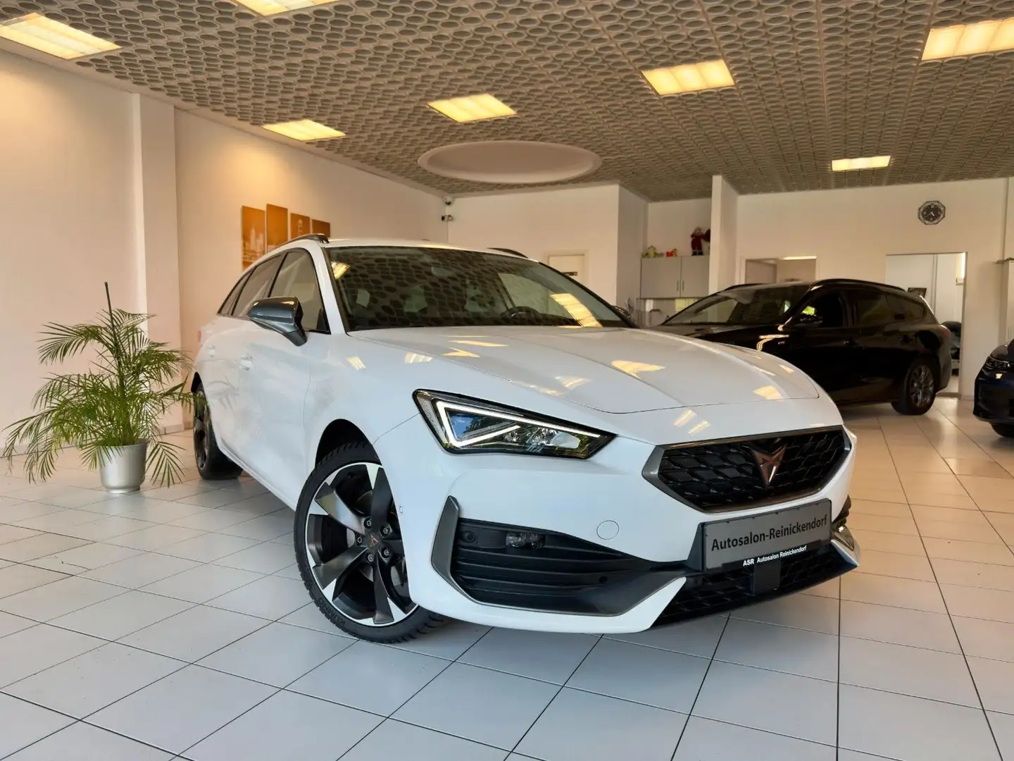 CUPRA Leon Sportstourer 2.0 TDI DSG*ACC*LED*Navi Bílá - 1