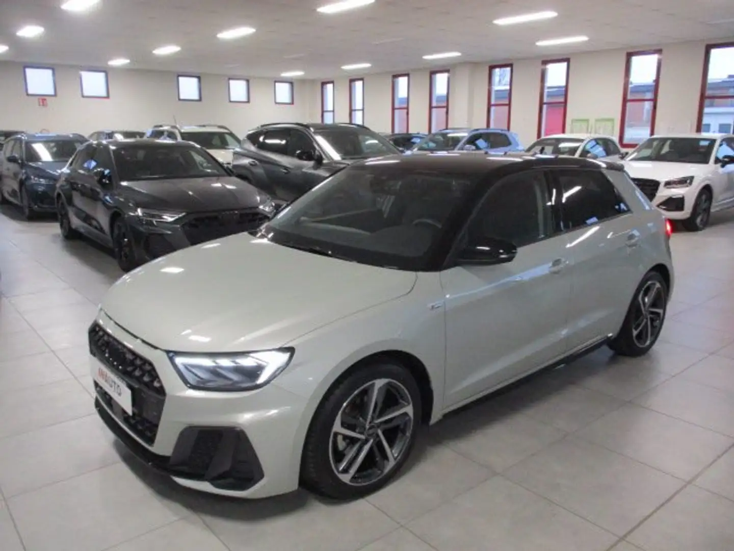 Audi A1 A1 SPB 30 1.0 TFSI Adrenalin Black Edition 116CV Argento - 1