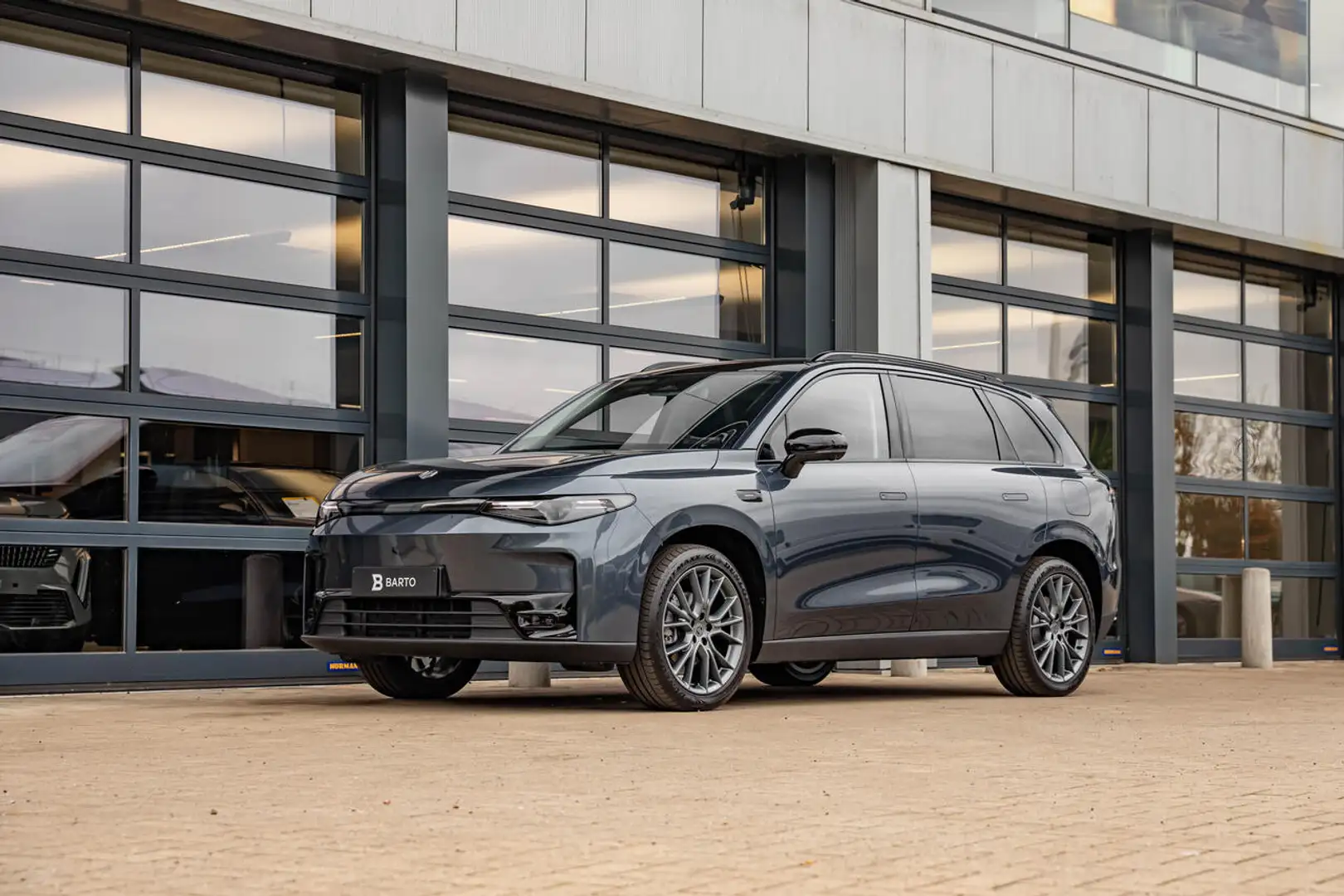 Leapmotor C10 Design | REEV 215 PK | Zwart interieur | 360° |... Grijs - 2