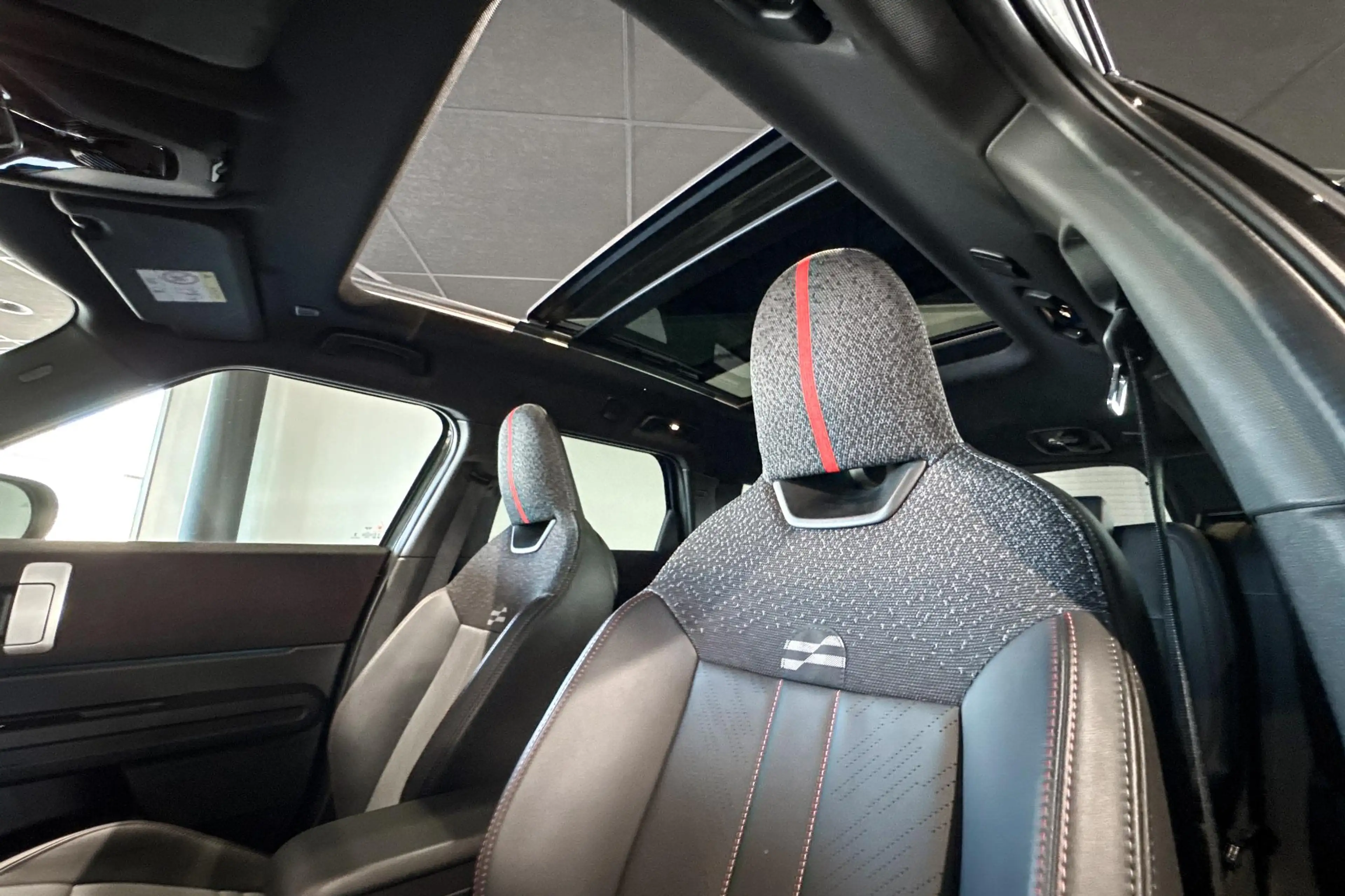 MINI John Cooper Works Countryman SE ALL4 | Glazen Panoramadak | Stoelverwarming | H — photo 11