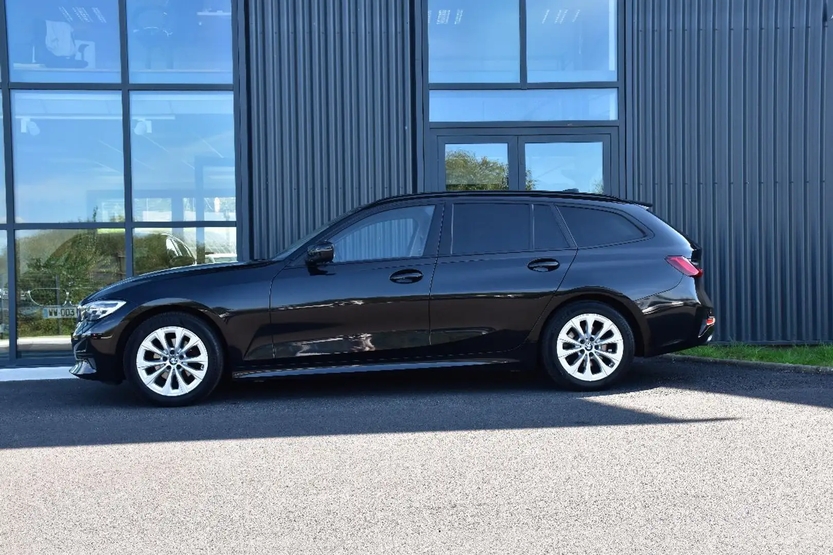 BMW 318 Touring (G21) 318D 150 LOUNGE BVA8 Noir - 2