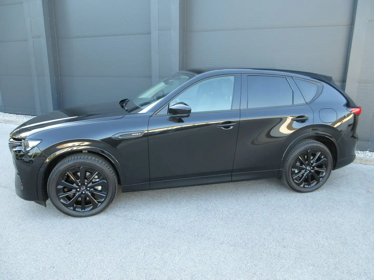Mazda CX-60 2.5L e-SKYACTIV PHEV AWD HOMURA Au Schwarz - 2