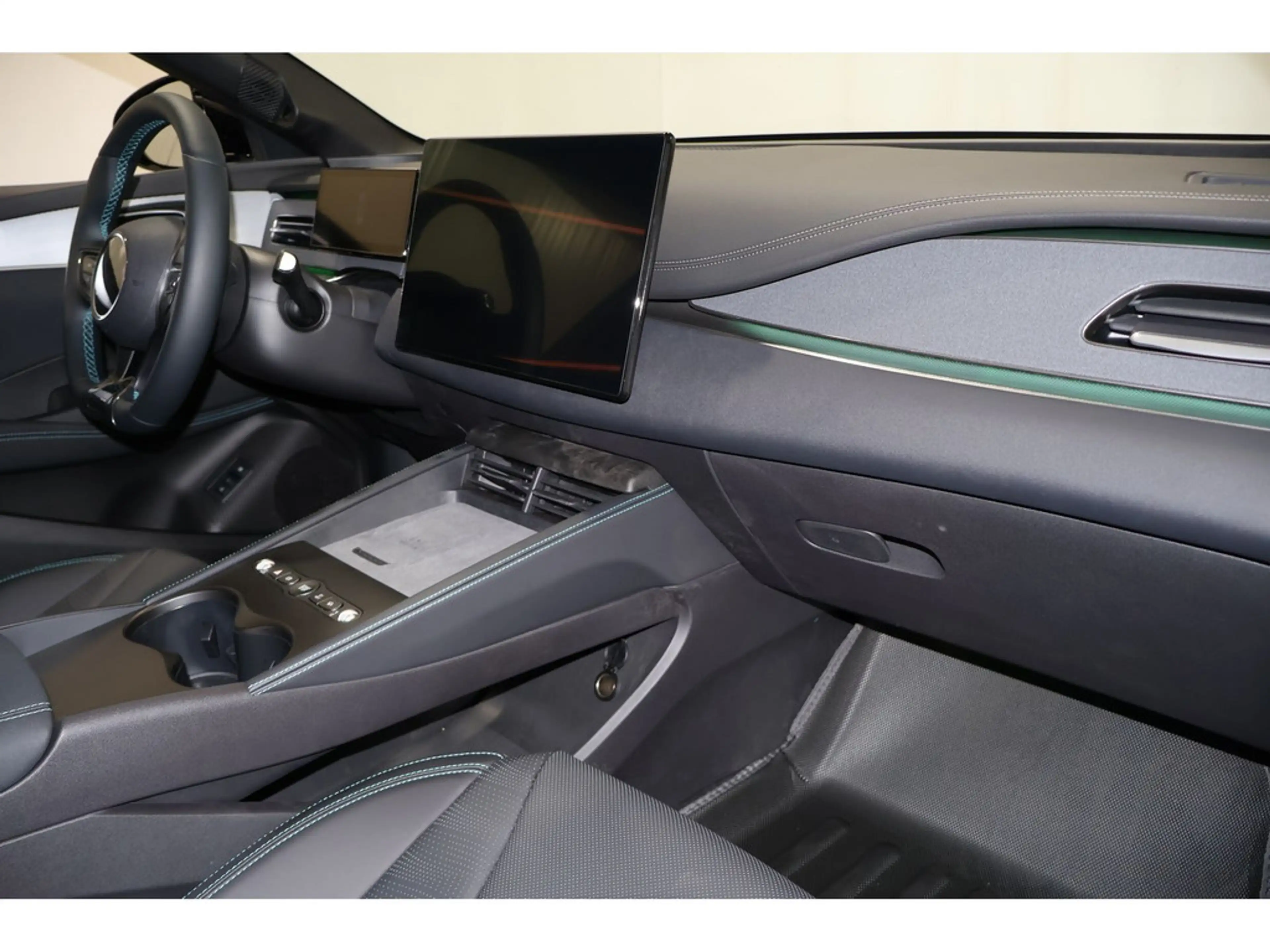 BYD Seal 6 DM-i Touring Comfort Navi/Sitzheizung/Rückfahrkamera — photo 8