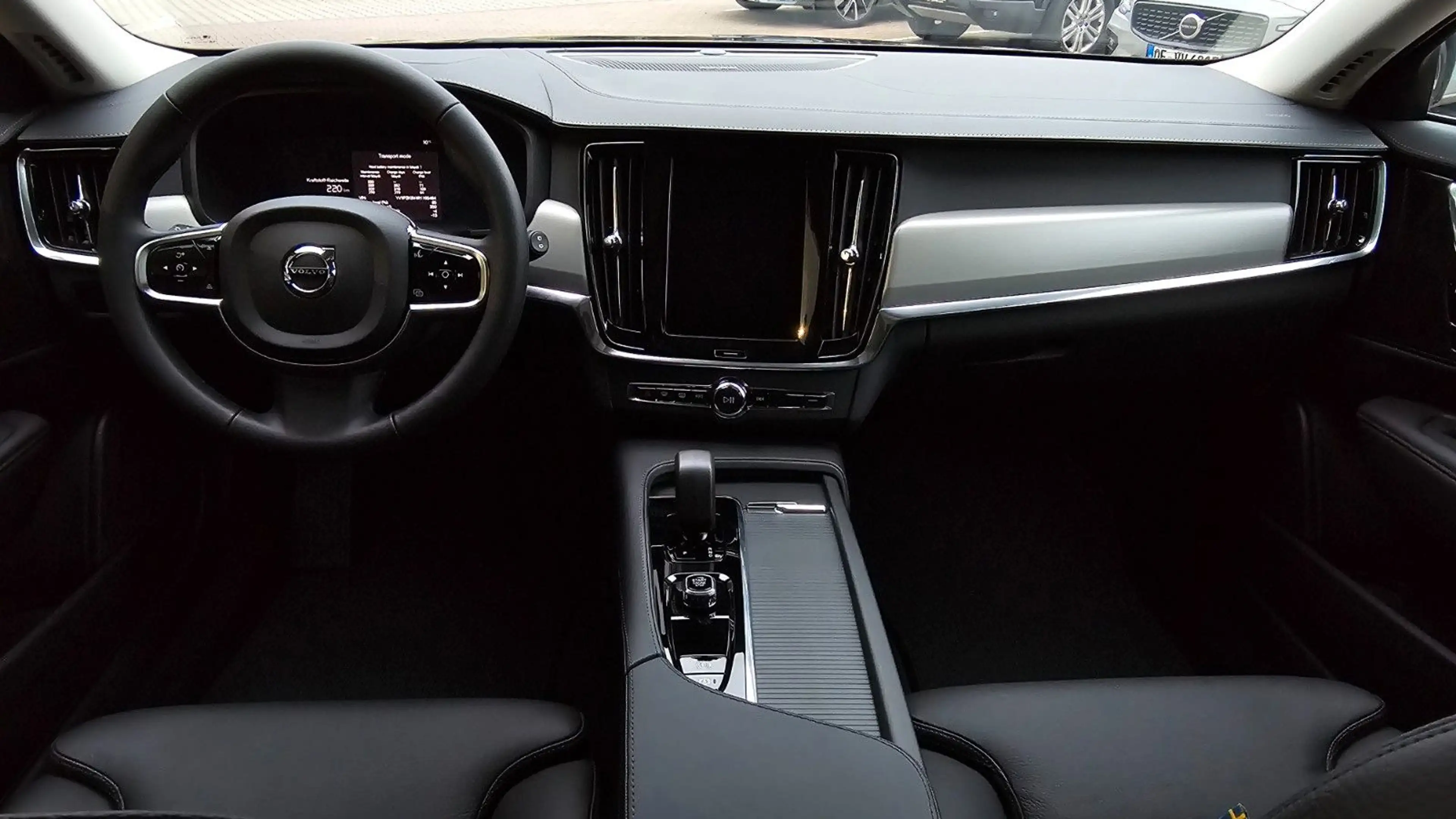 Volvo V90 Cross Country B4 D AWD Plus Auto — photo 12