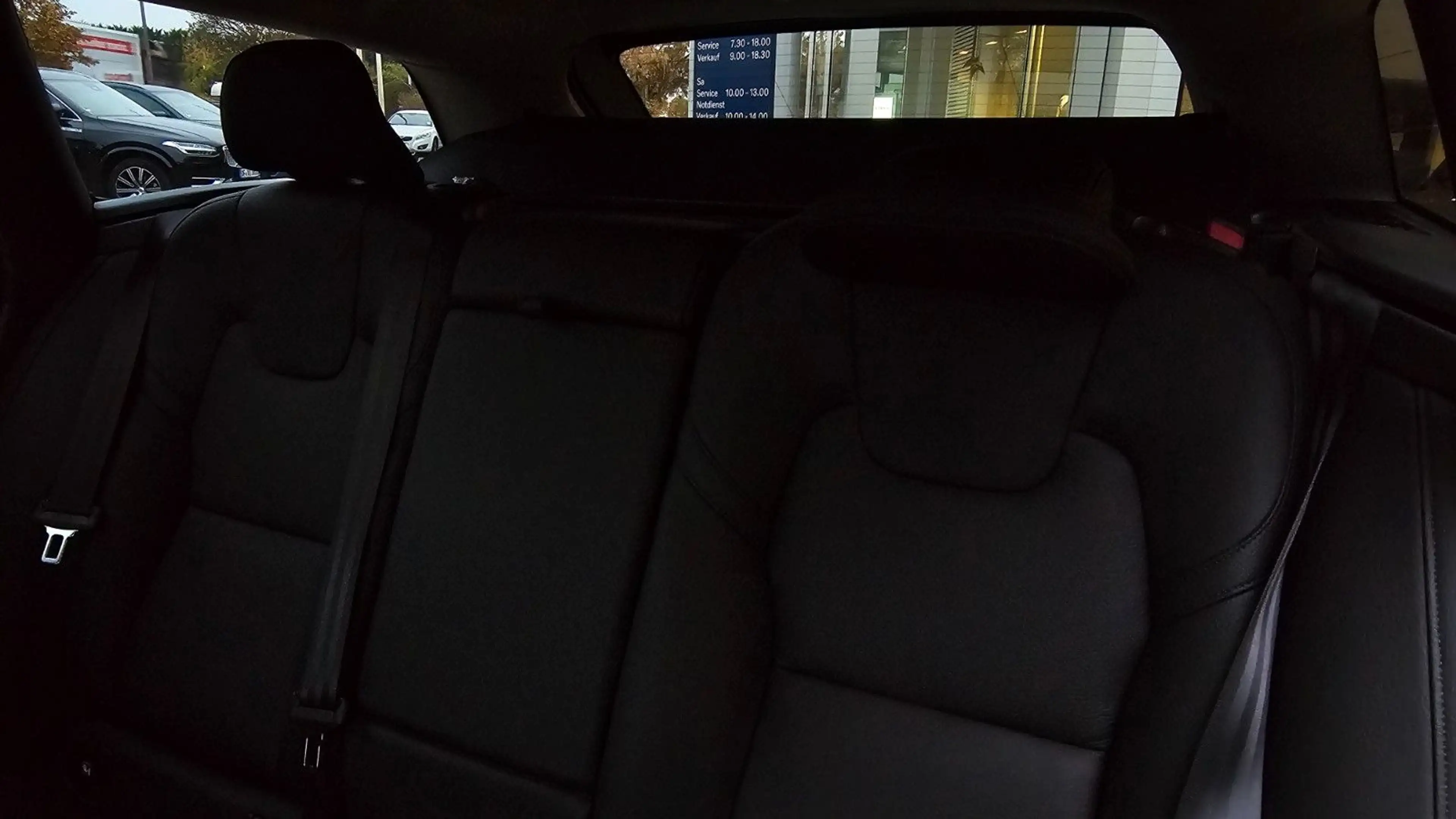 Volvo V90 Cross Country B4 D AWD Plus Auto — photo 13