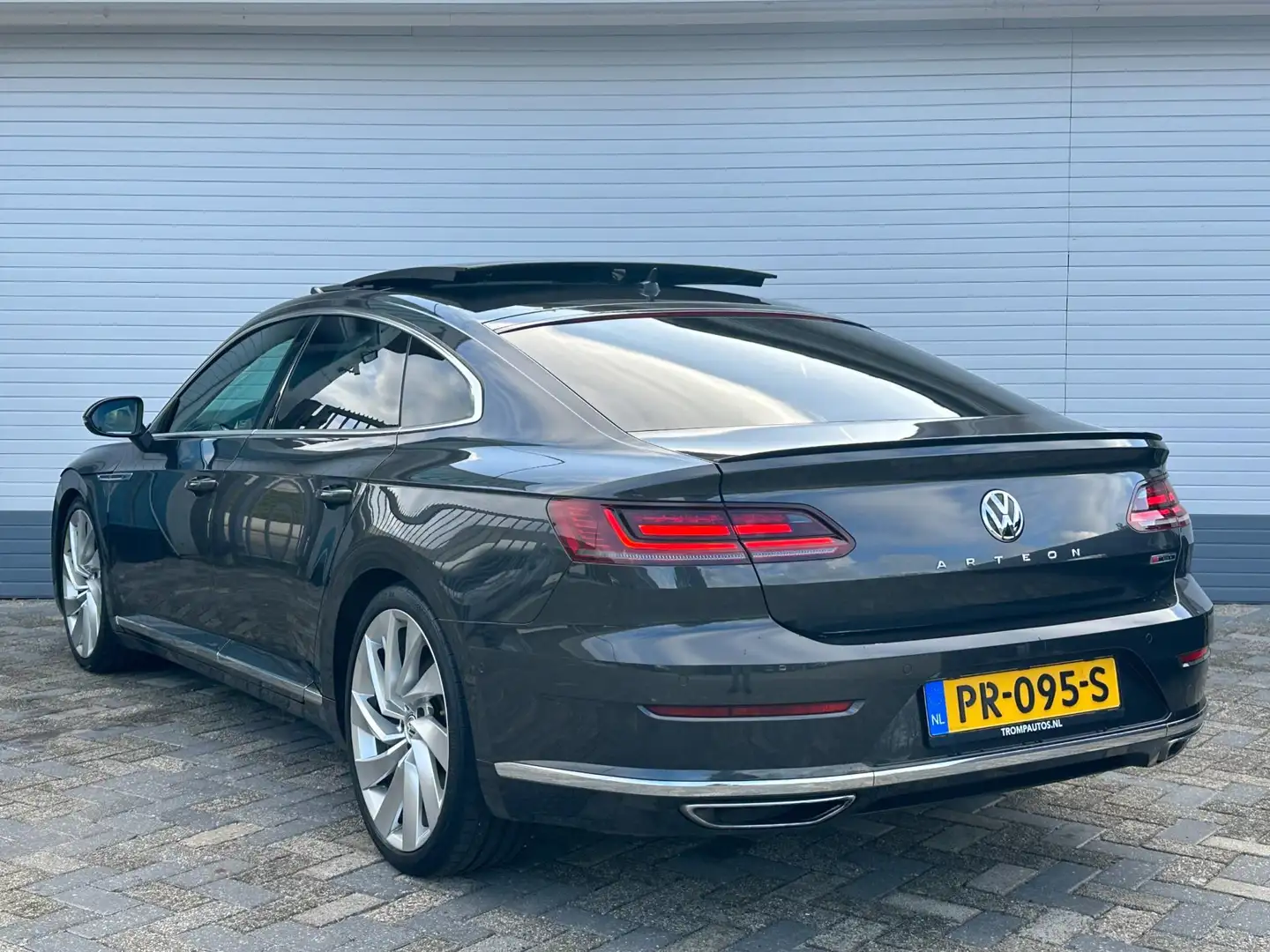 Volkswagen Arteon 2.0 TSI 4Motion R-Line 280PK|PANO|ACC|LEER|HAAK|CA Szürke - 2