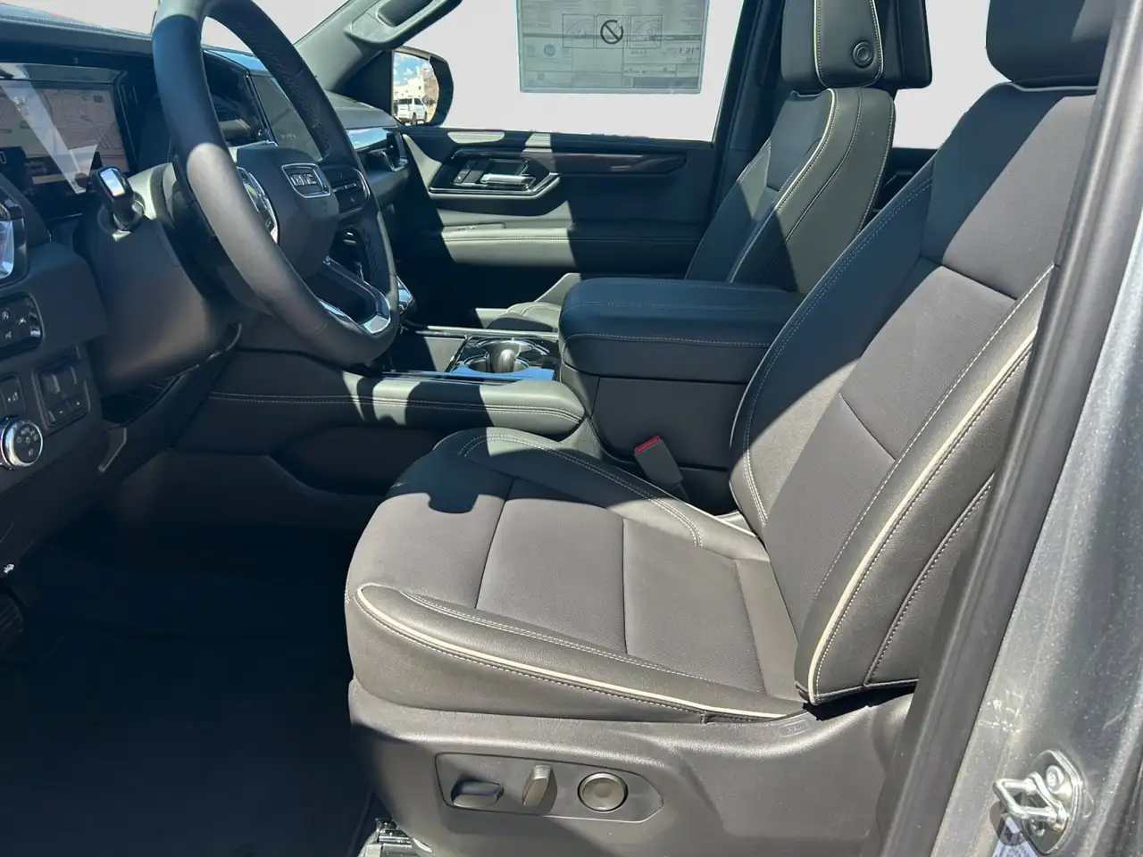 GMC Yukon снимка GMC Yukon