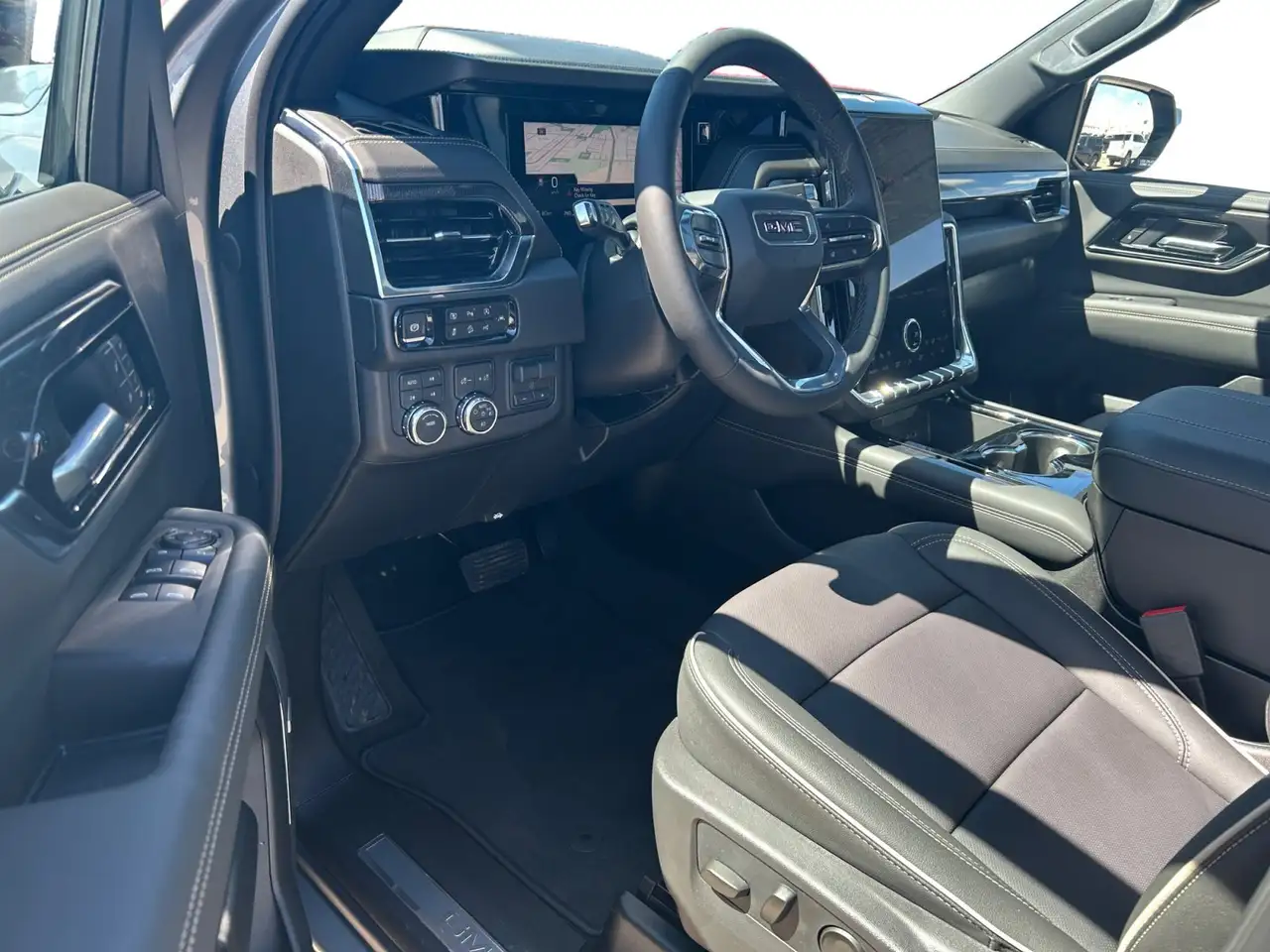 GMC Yukon снимка GMC Yukon