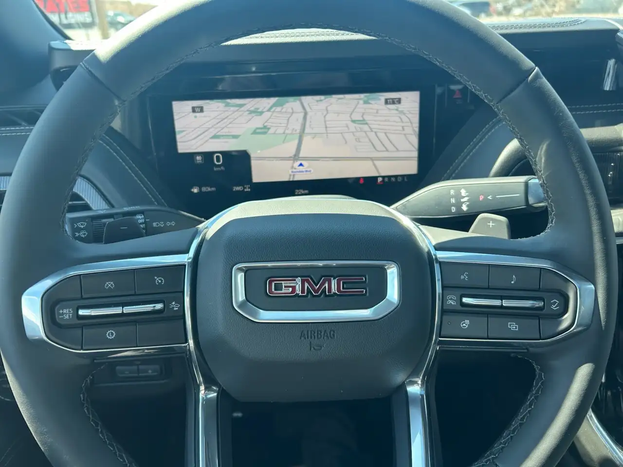 GMC Yukon снимка GMC Yukon