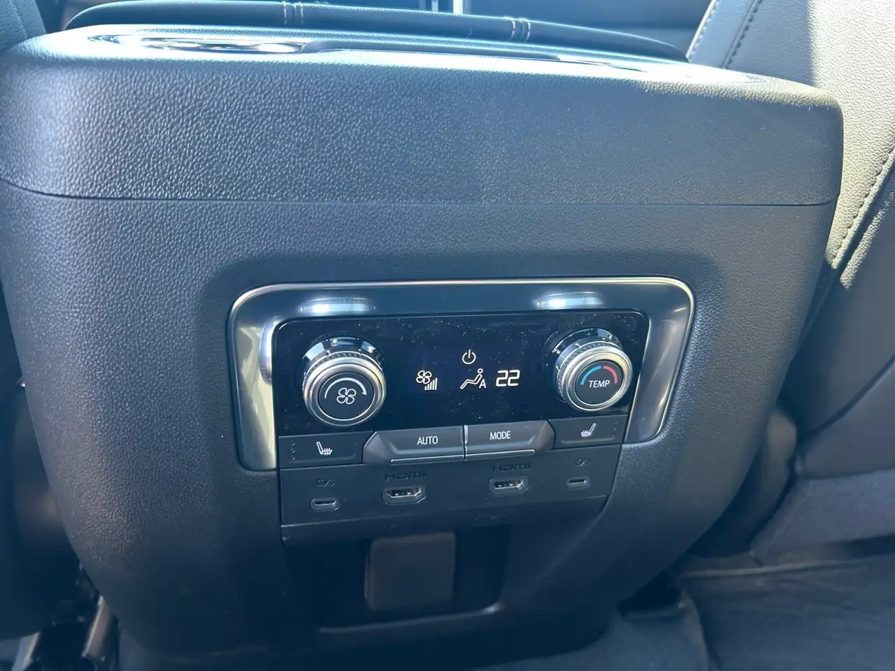 GMC Yukon снимка GMC Yukon