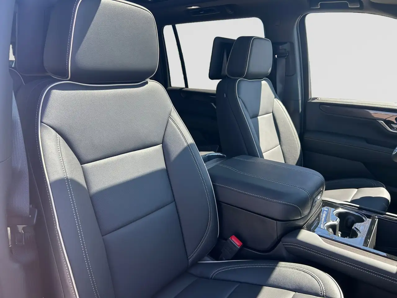 GMC Yukon снимка GMC Yukon