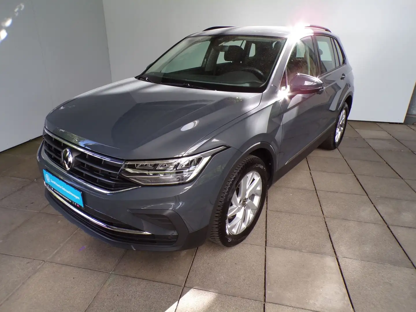 Volkswagen Tiguan TIGUAN 2.0 TDI LIFE / NAVI+LED'S+AHK+GAR.-2029 Grau - 2