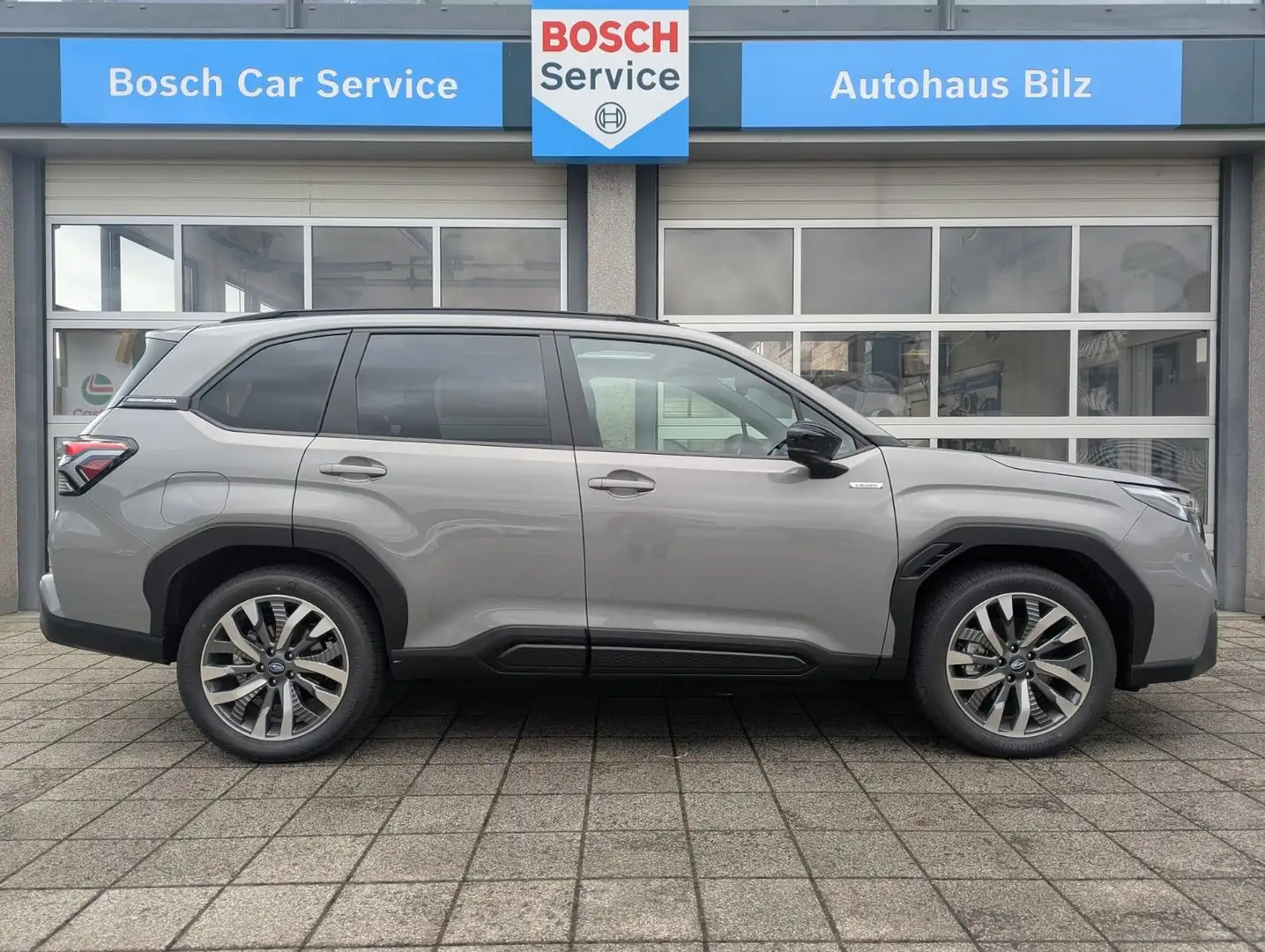 Subaru Forester 2.0ie Platinum *Navi*360-Kamera*H&K* Silber - 2