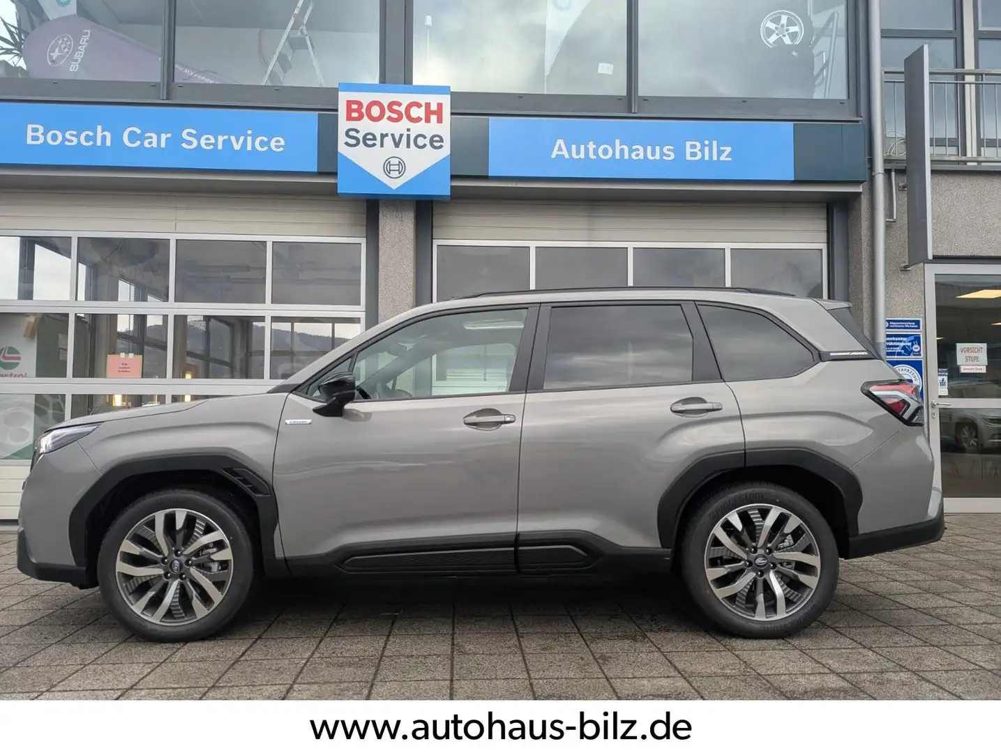 Subaru Forester 2.0ie Platinum *Navi*360-Kamera*H&K* Silber - 1