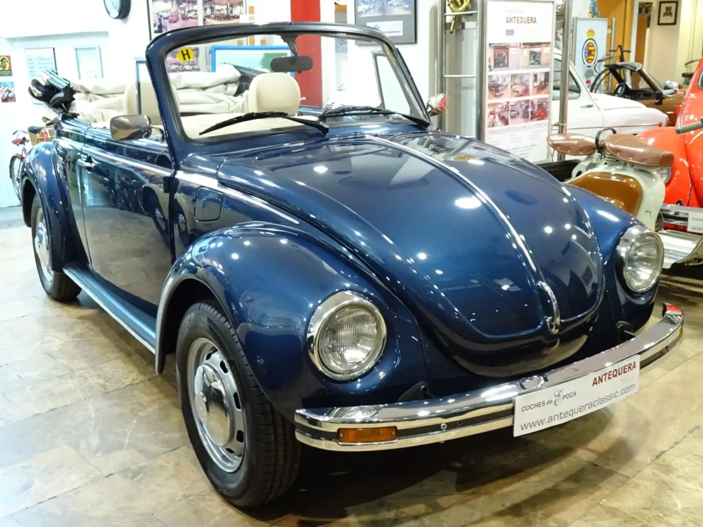 Volkswagen Beetle Karmann Cabriolet Azul - 1