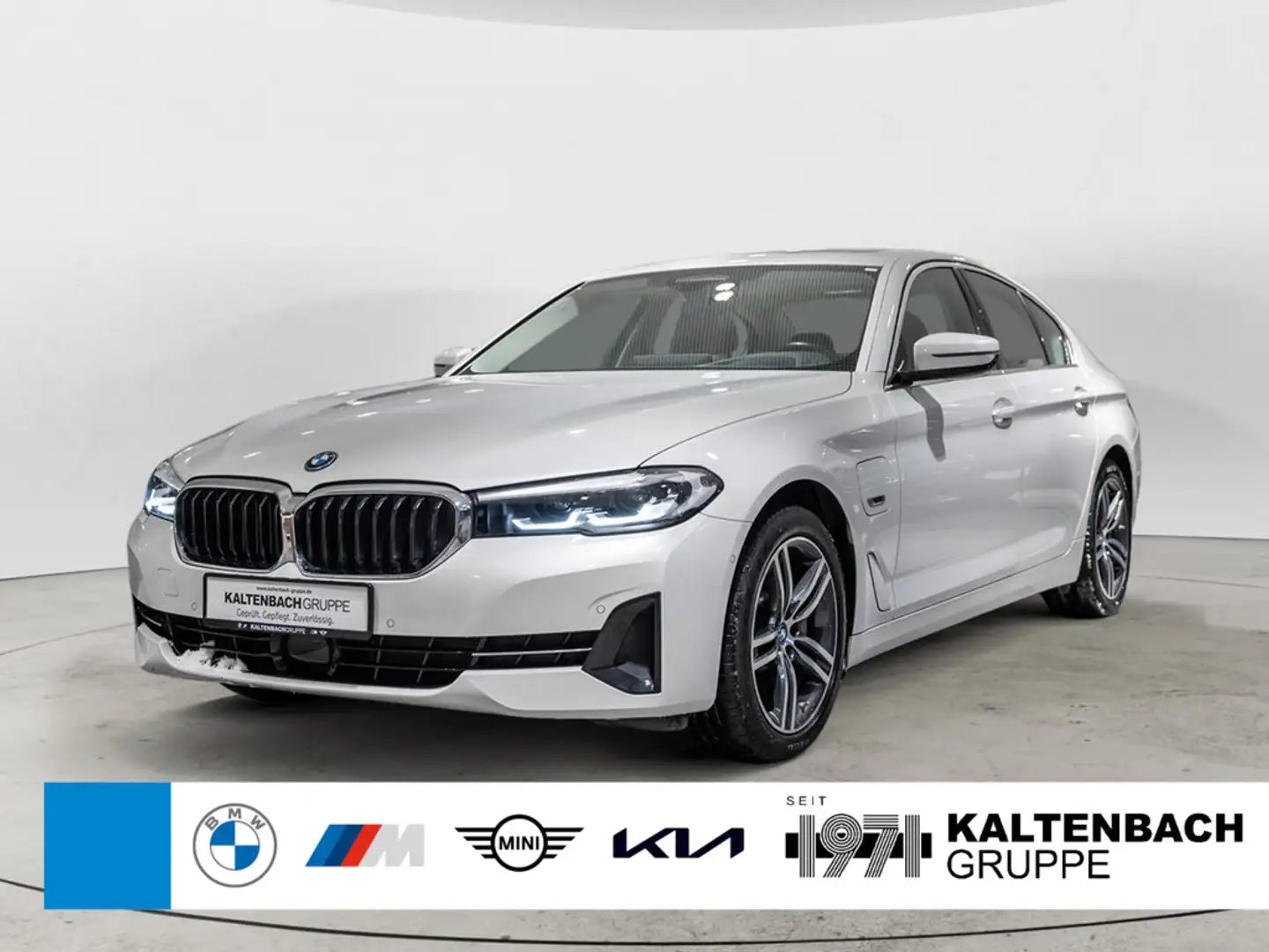BMW 530 e xDrive AHK HUD LED ACC W-LAN NAVI HGSD Weiß - 1