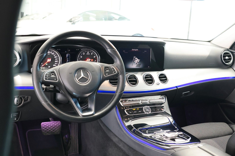 Mercedes-Benz E 200 Limousine AMG-Line*NAVI*KAM*LED — photo 10