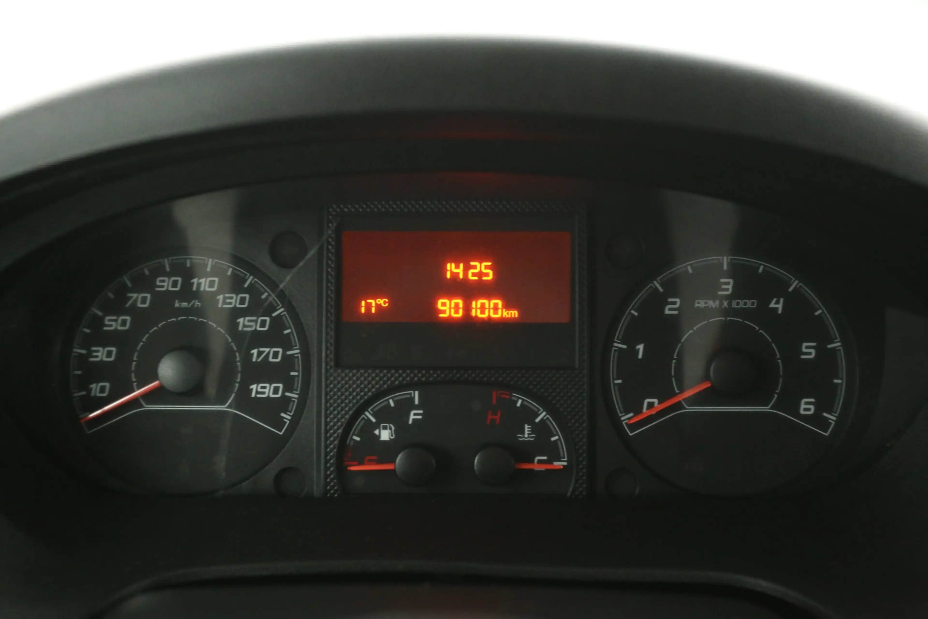 Peugeot Boxer 2.2 BlueHDI 140PK L2H2 | Airco | 3 Zits | Parkeers — photo 13