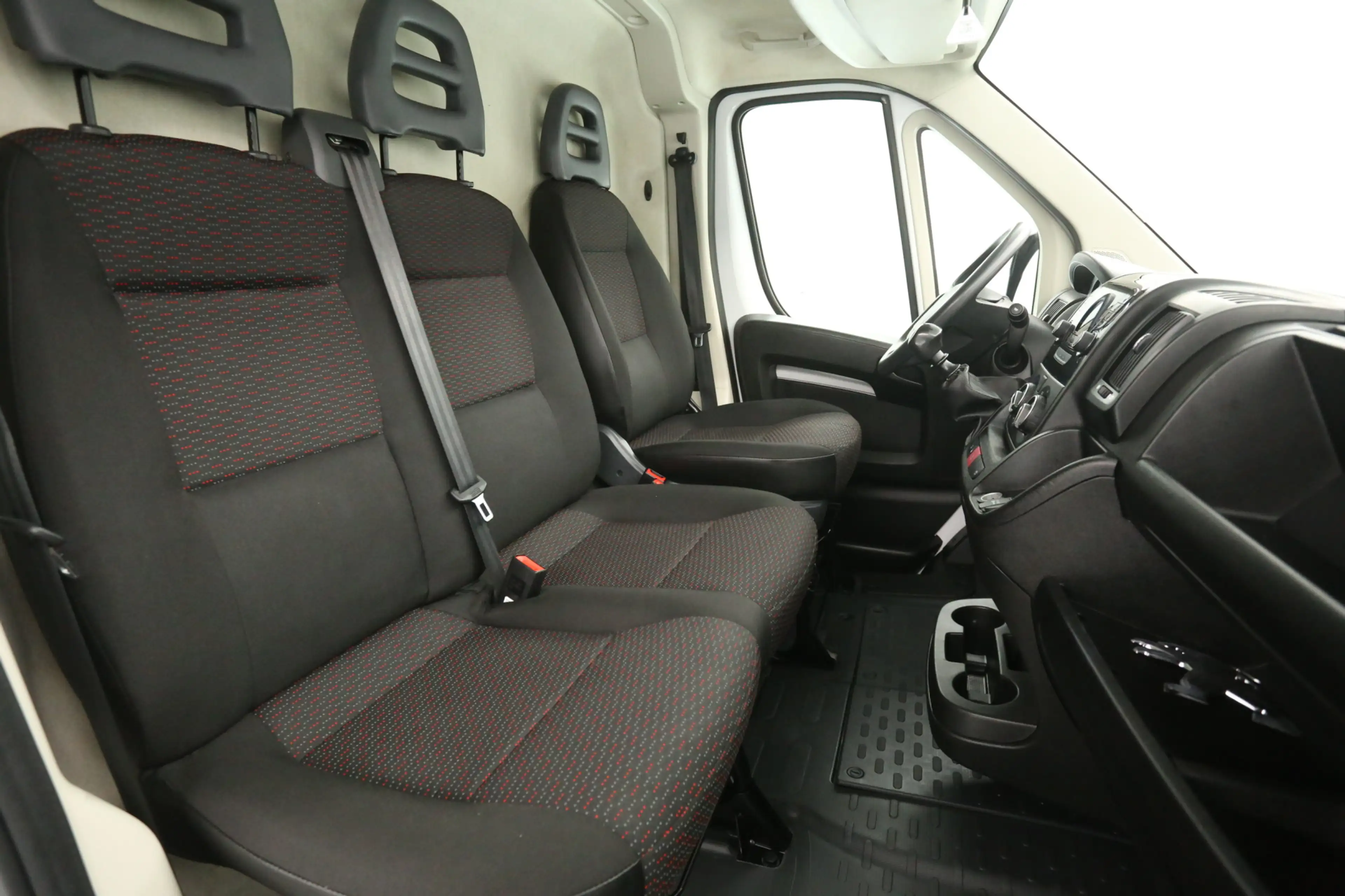 Peugeot Boxer 2.2 BlueHDI 140PK L2H2 | Airco | 3 Zits | Parkeers — photo 10
