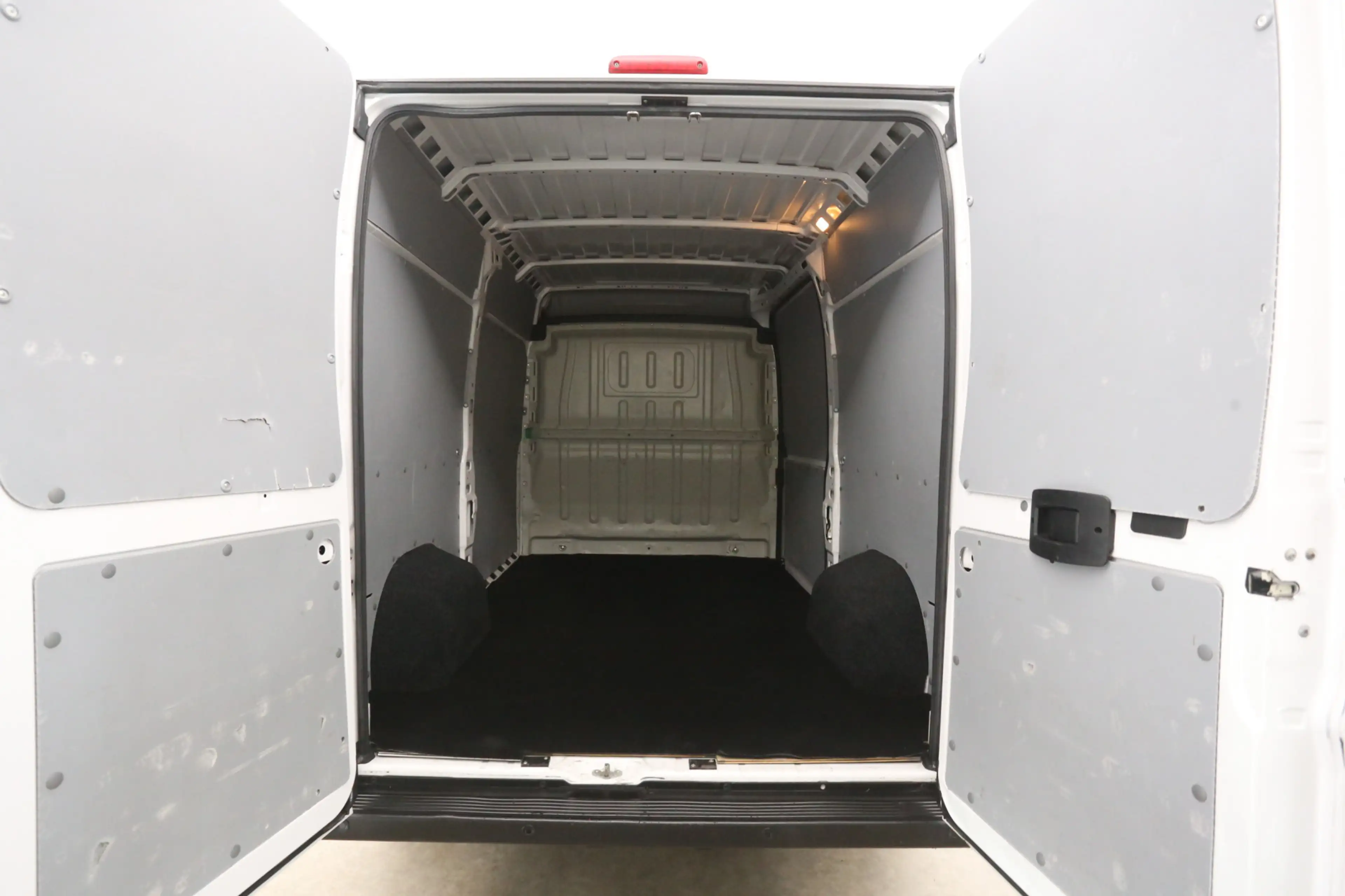 Peugeot Boxer 2.2 BlueHDI 140PK L2H2 | Airco | 3 Zits | Parkeers — photo 3