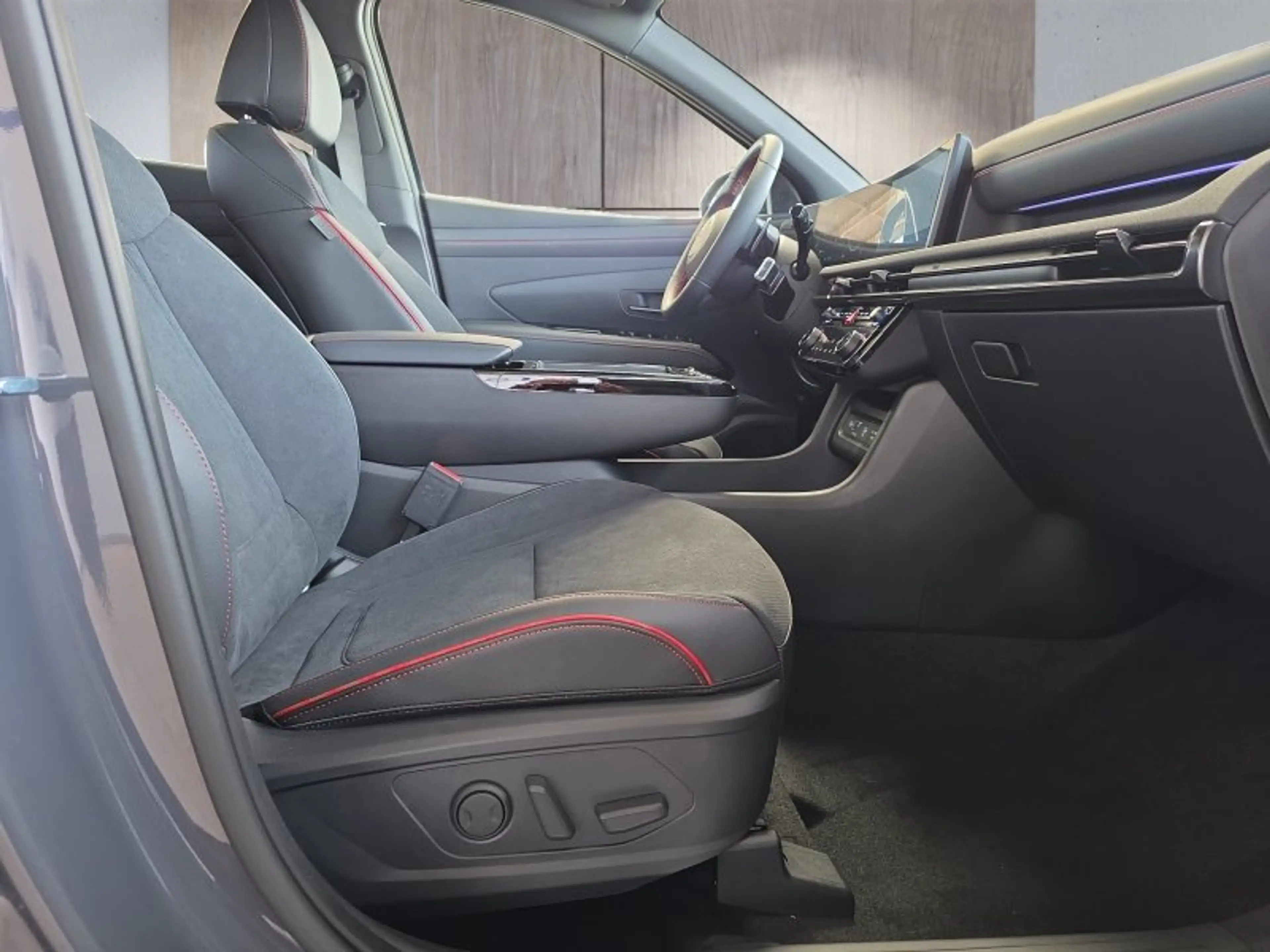 Hyundai TUCSON 1,6T HEV N Line Pano/ACC/Matrix/belüftete Sitze — photo 16