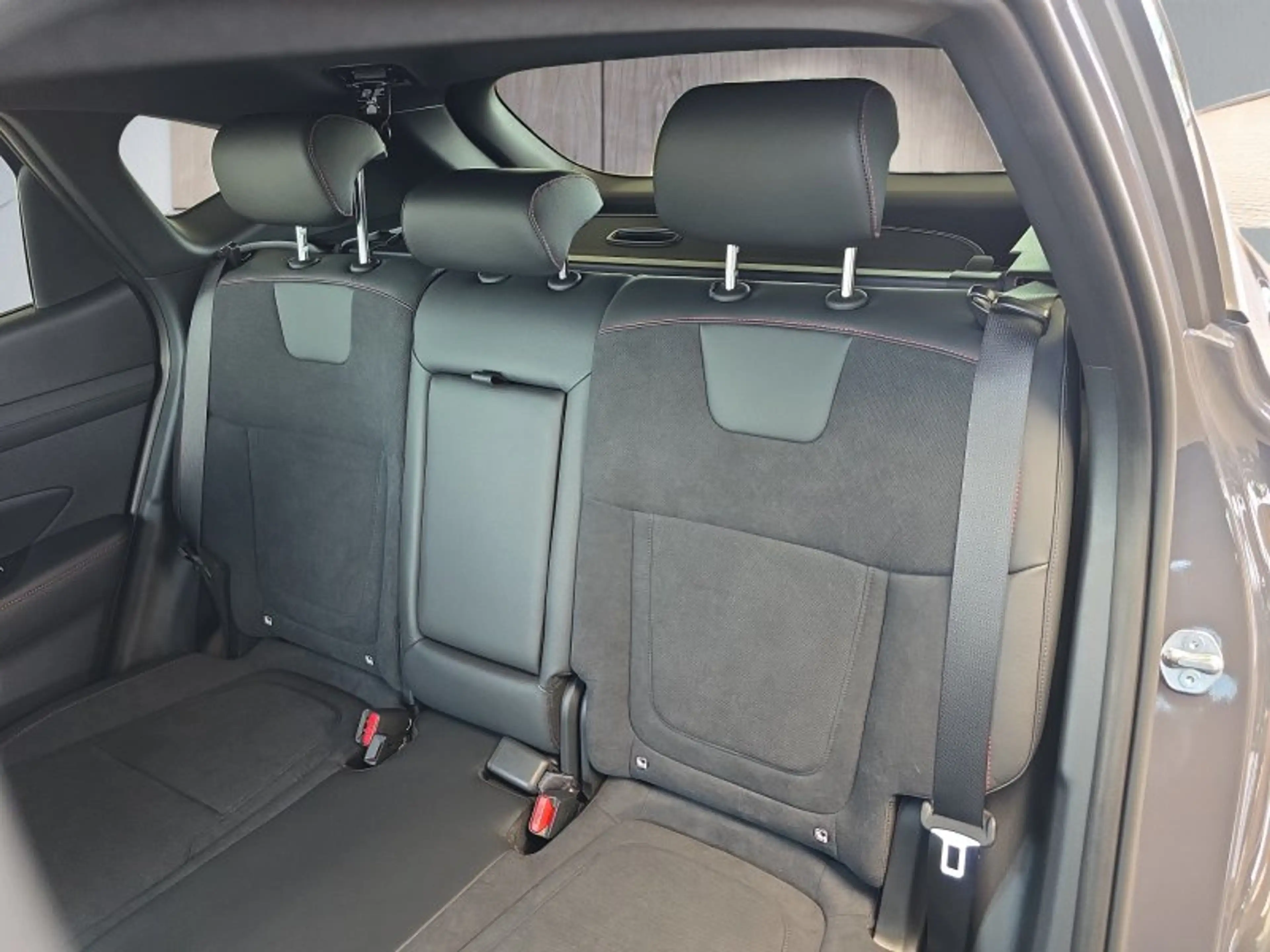 Hyundai TUCSON 1,6T HEV N Line Pano/ACC/Matrix/belüftete Sitze — photo 14