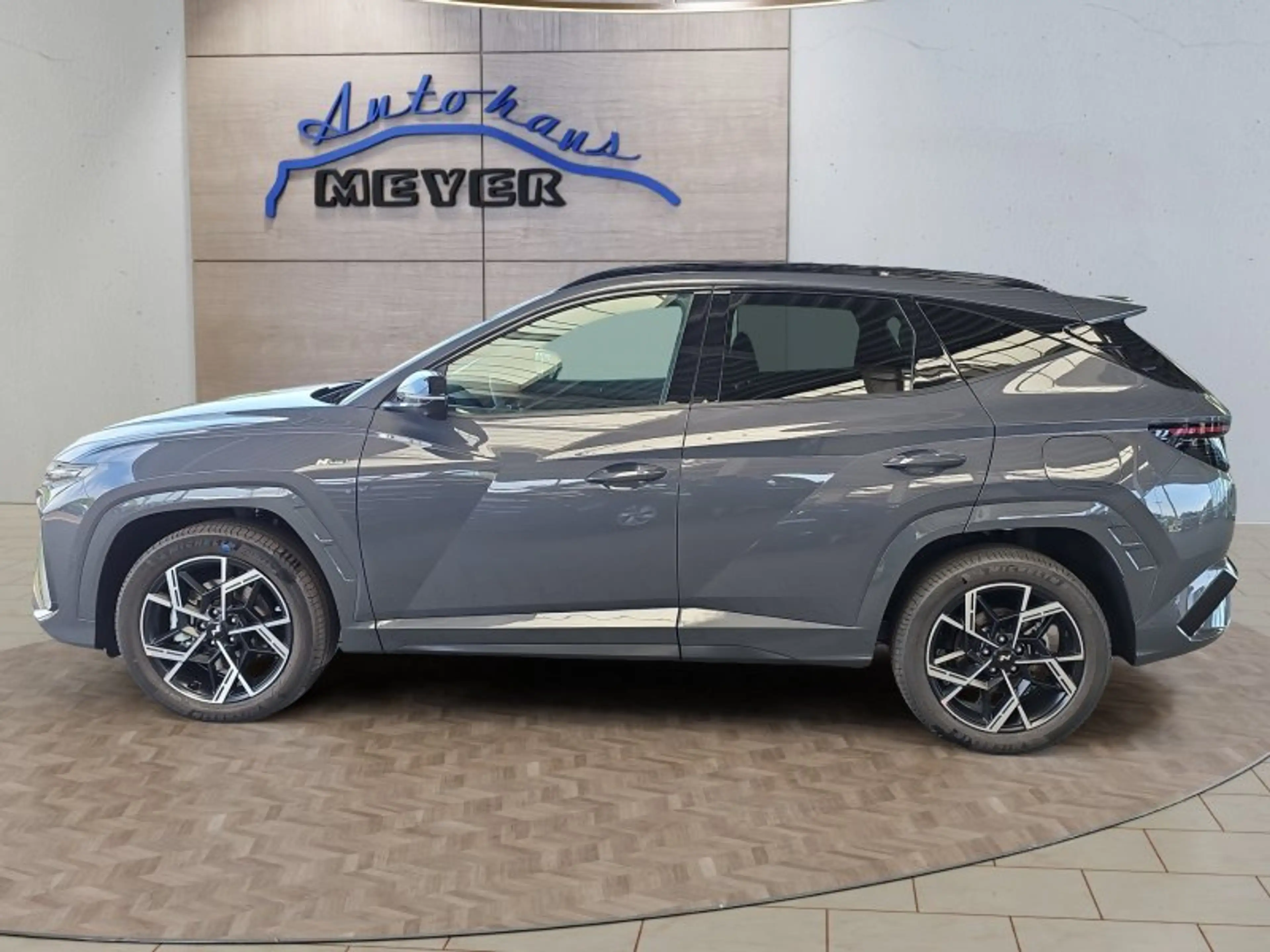 Hyundai TUCSON 1,6T HEV N Line Pano/ACC/Matrix/belüftete Sitze — photo 2